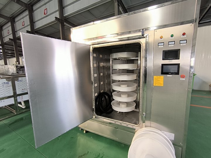 Microwave heating chamber