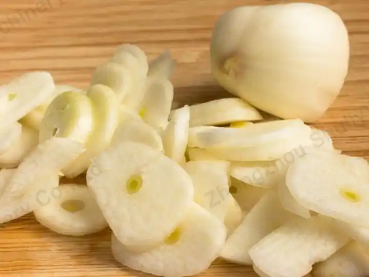 Garlic slices