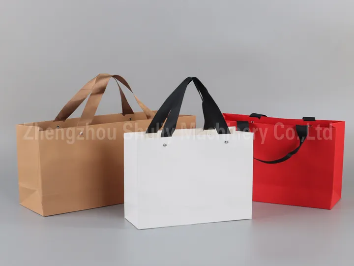 Divers types de sacs en papier