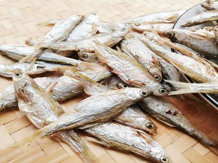 Dried small fish