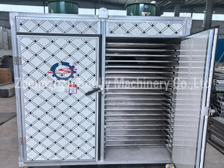 Hot air circulation box type drying room