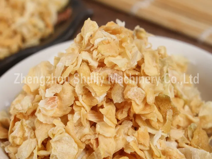 Dried onion slices